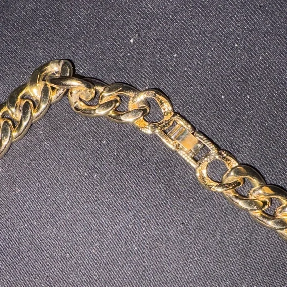 Gold Butterfly Necklace and Bracelet Set - Picture 6 of 6